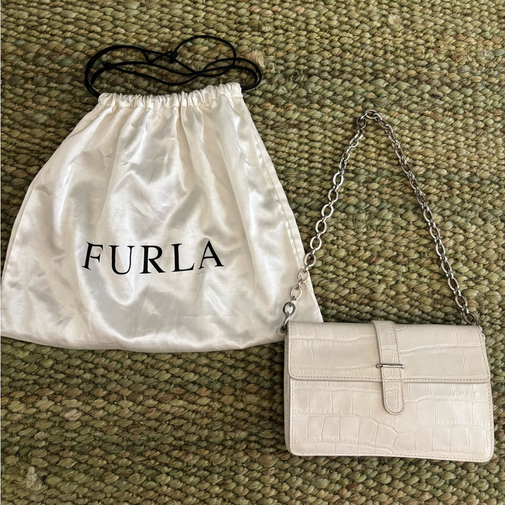 ❌ Furla White Croc-Embossed Crossbody Bag